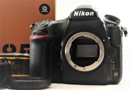 Nikon D850 en su embalaje original
