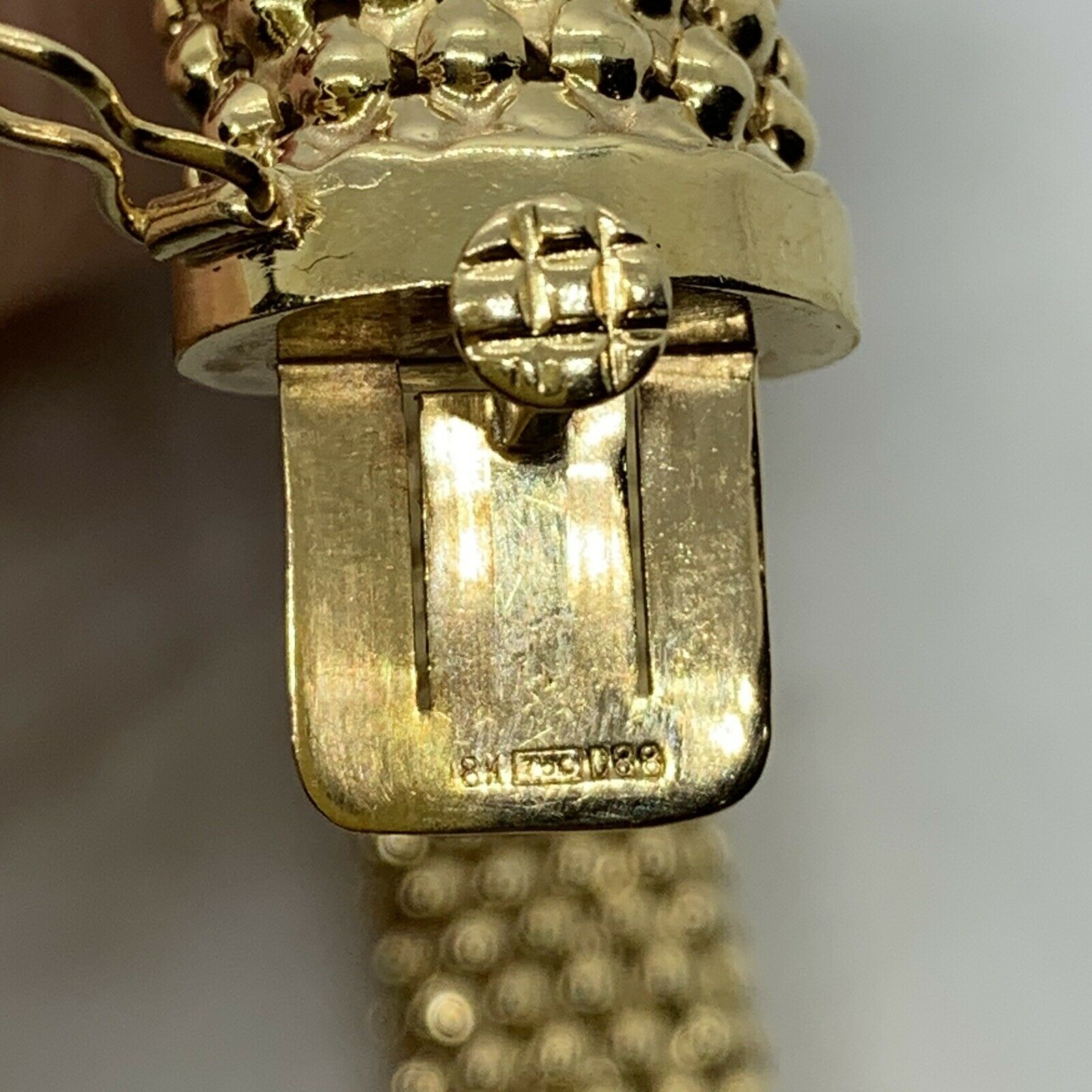 Brazalete de Cadena Curb en Oro Amarillo 18K / Charms