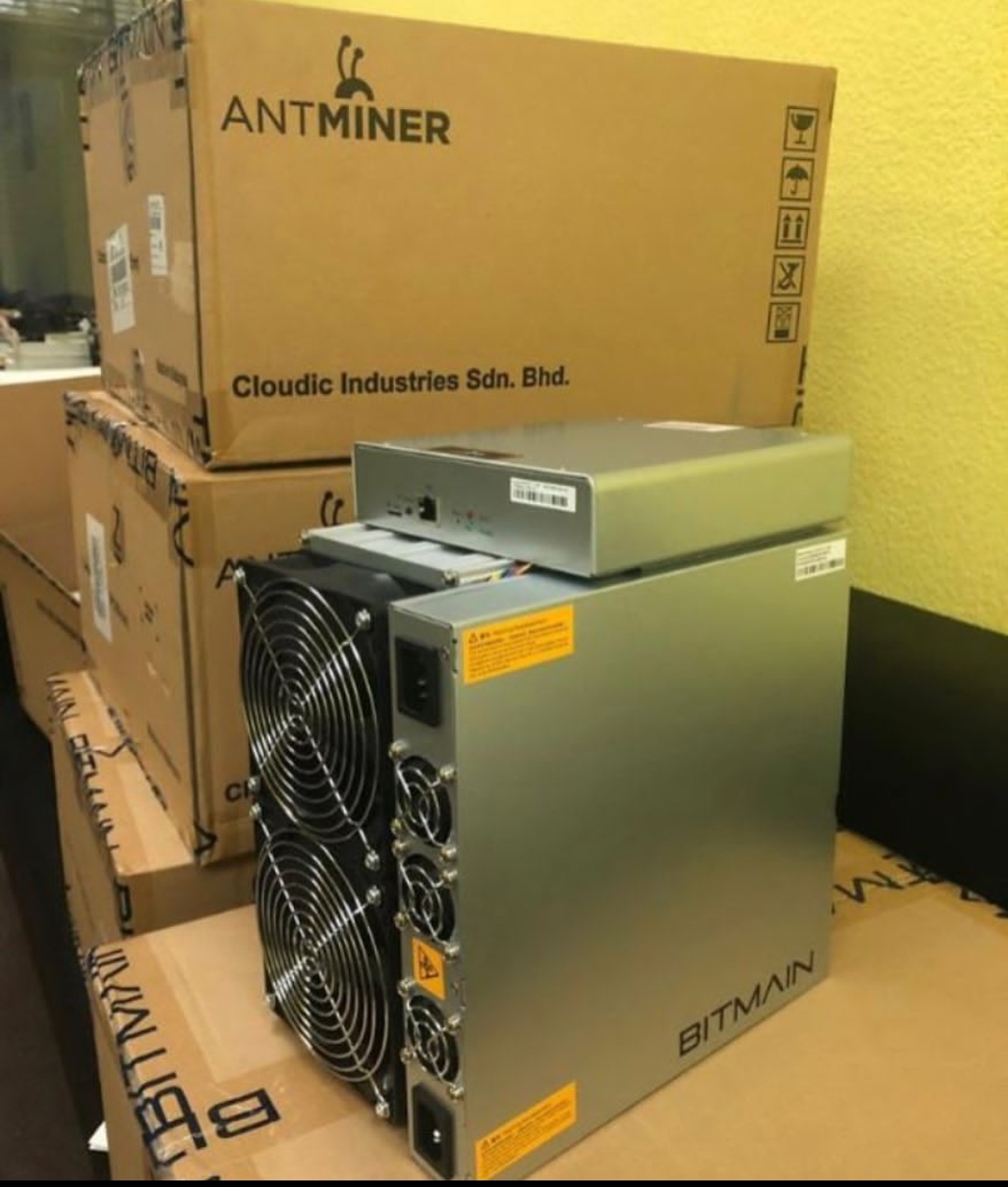 NEW Bitmain ANTMINER S19 PRO 110th/s BTC miner SHA-256